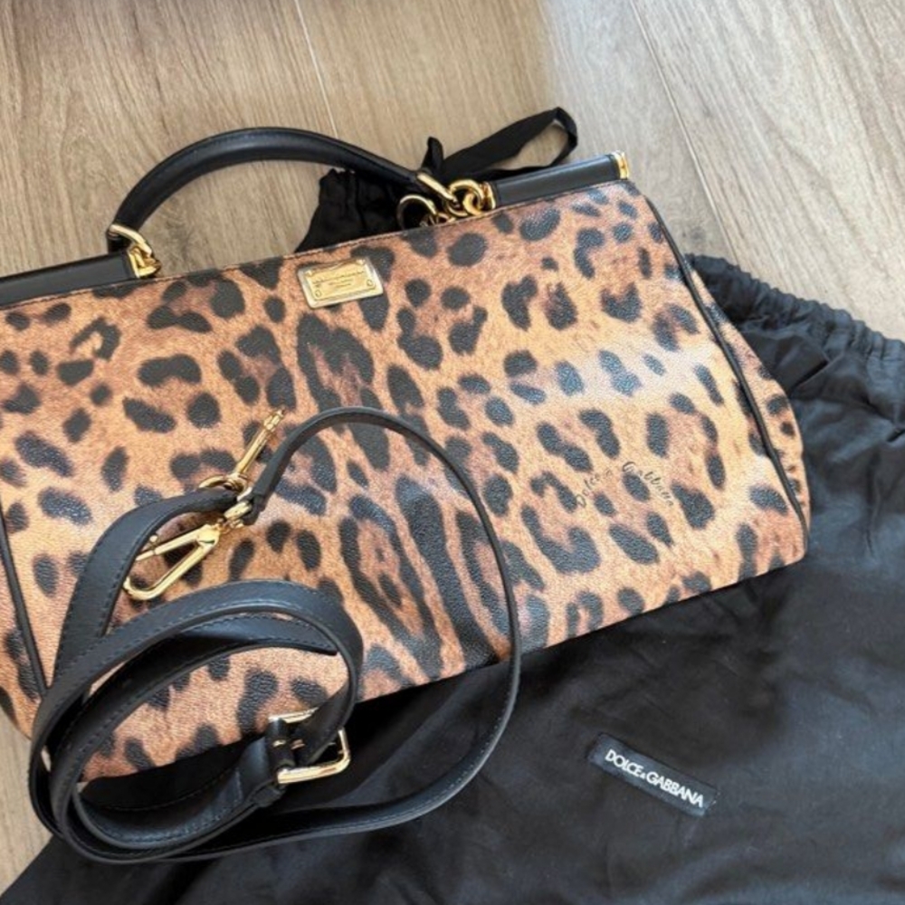 🔥🔥🔥🔥$495 Only Dolce Gabbana Top Handle Bag.Ur Choice No Offers